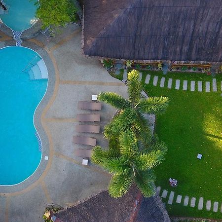 Nabulao Beach Resort Hinoba-an Bagian luar foto