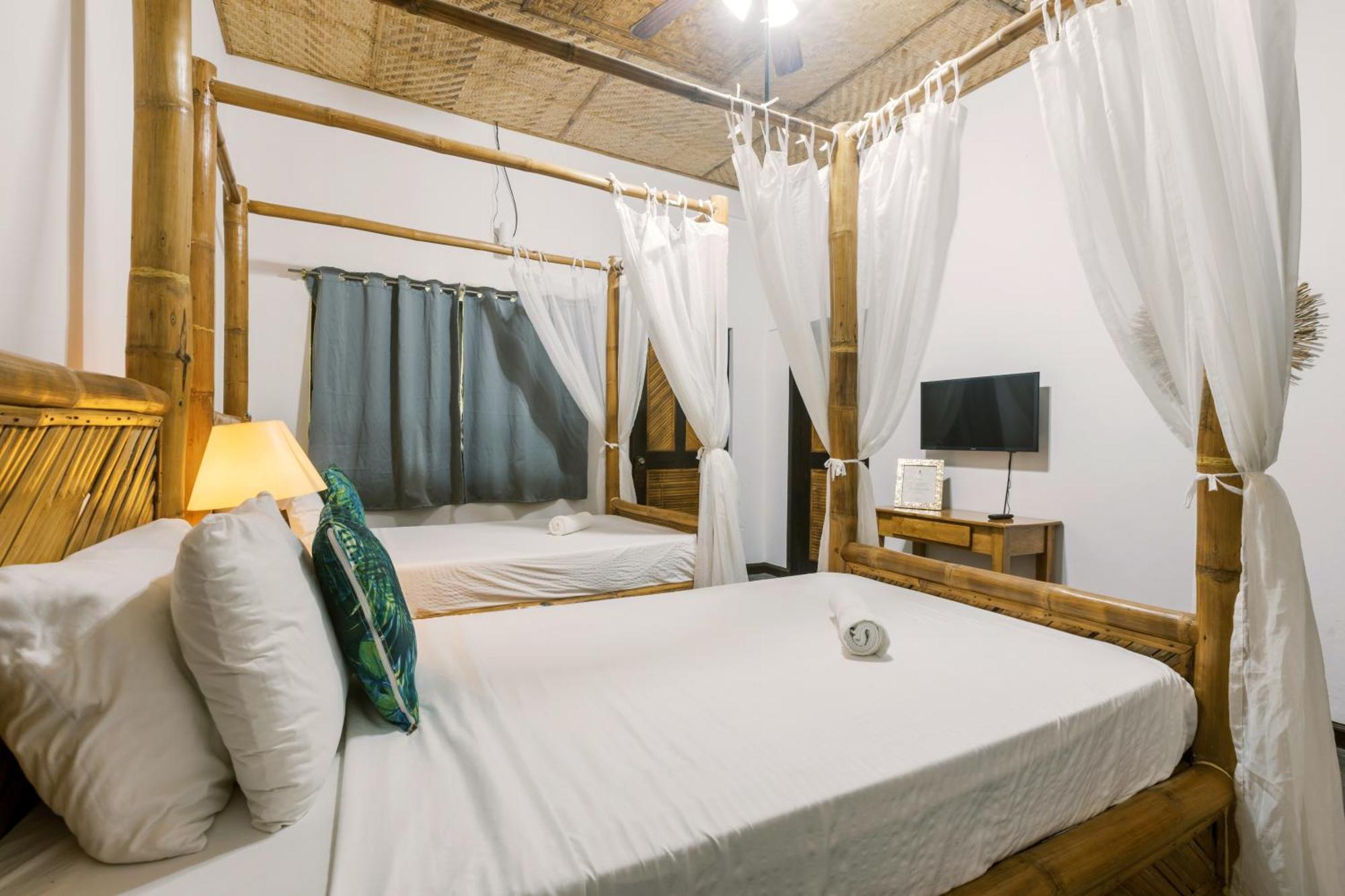 Nabulao Beach Resort Hinoba-an Bagian luar foto