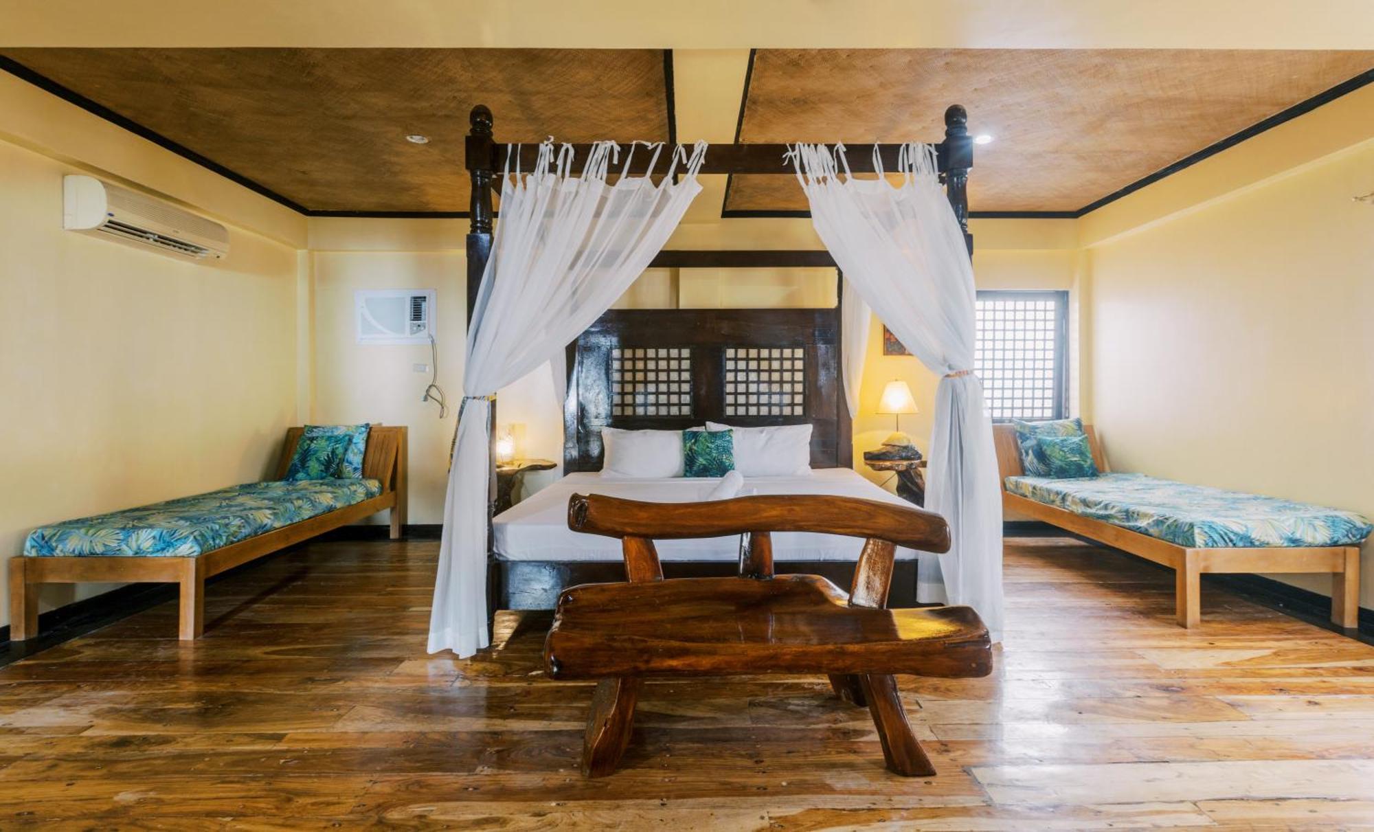 Nabulao Beach Resort Hinoba-an Bagian luar foto