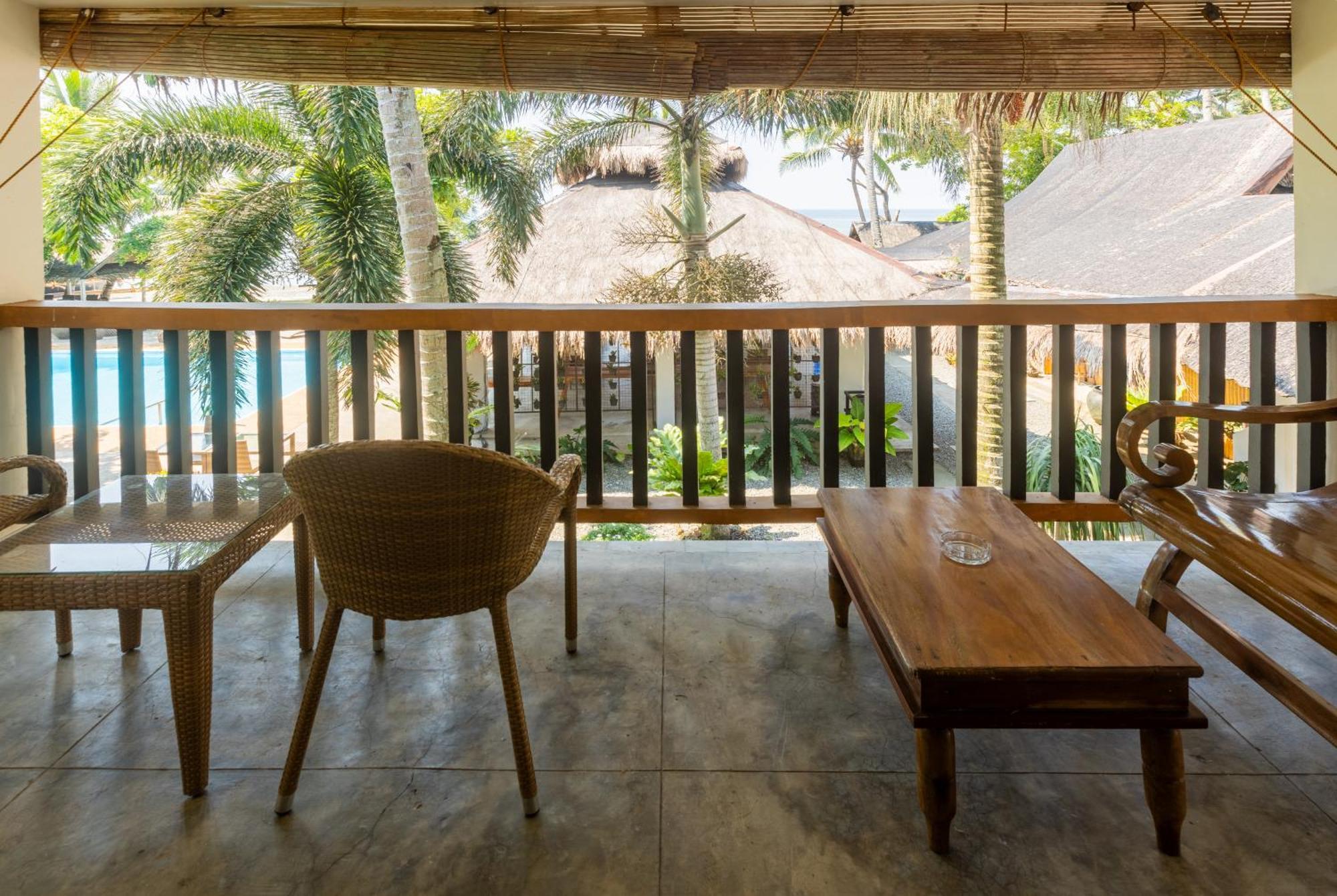 Nabulao Beach Resort Hinoba-an Bagian luar foto