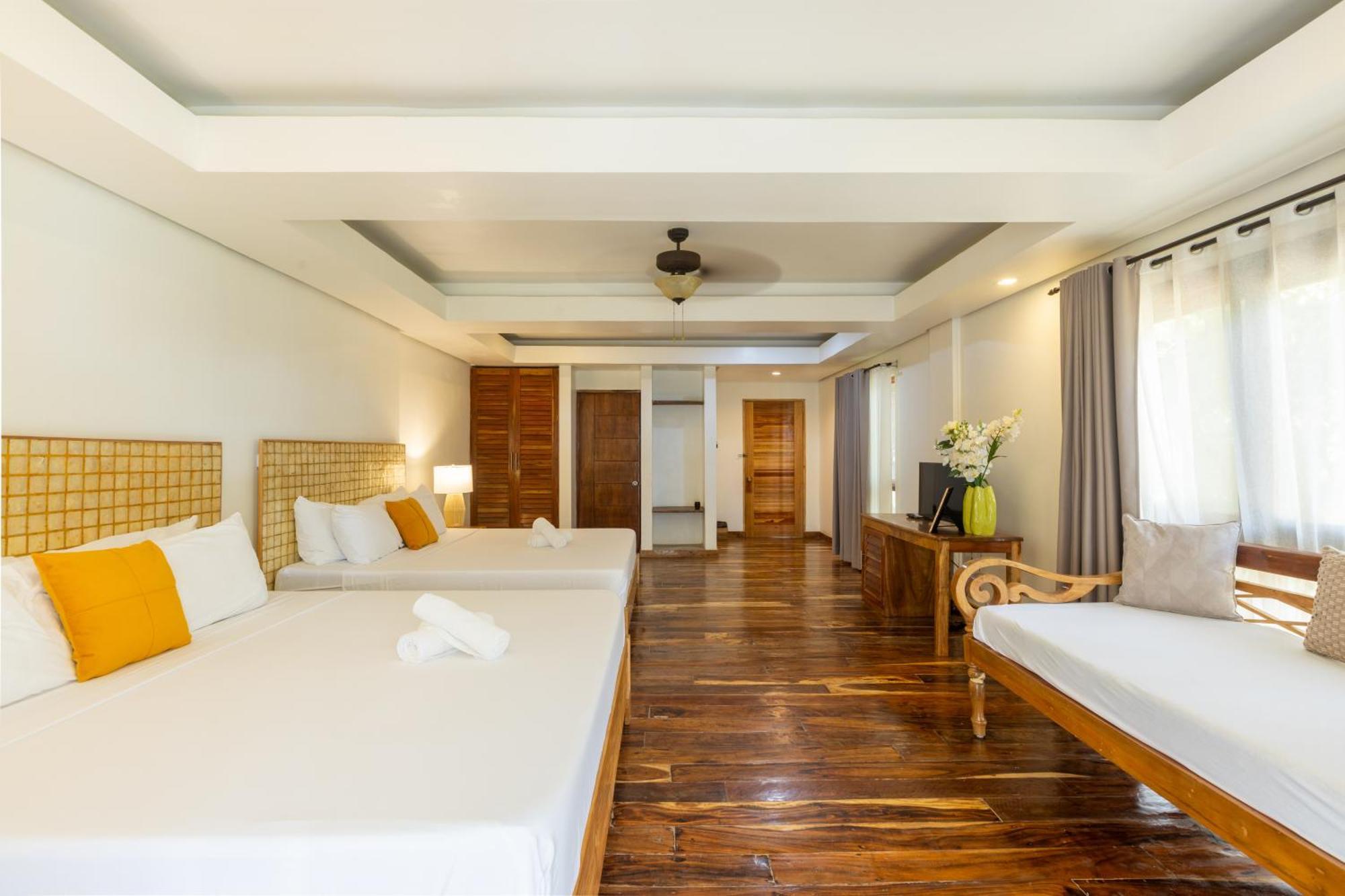 Nabulao Beach Resort Hinoba-an Bagian luar foto