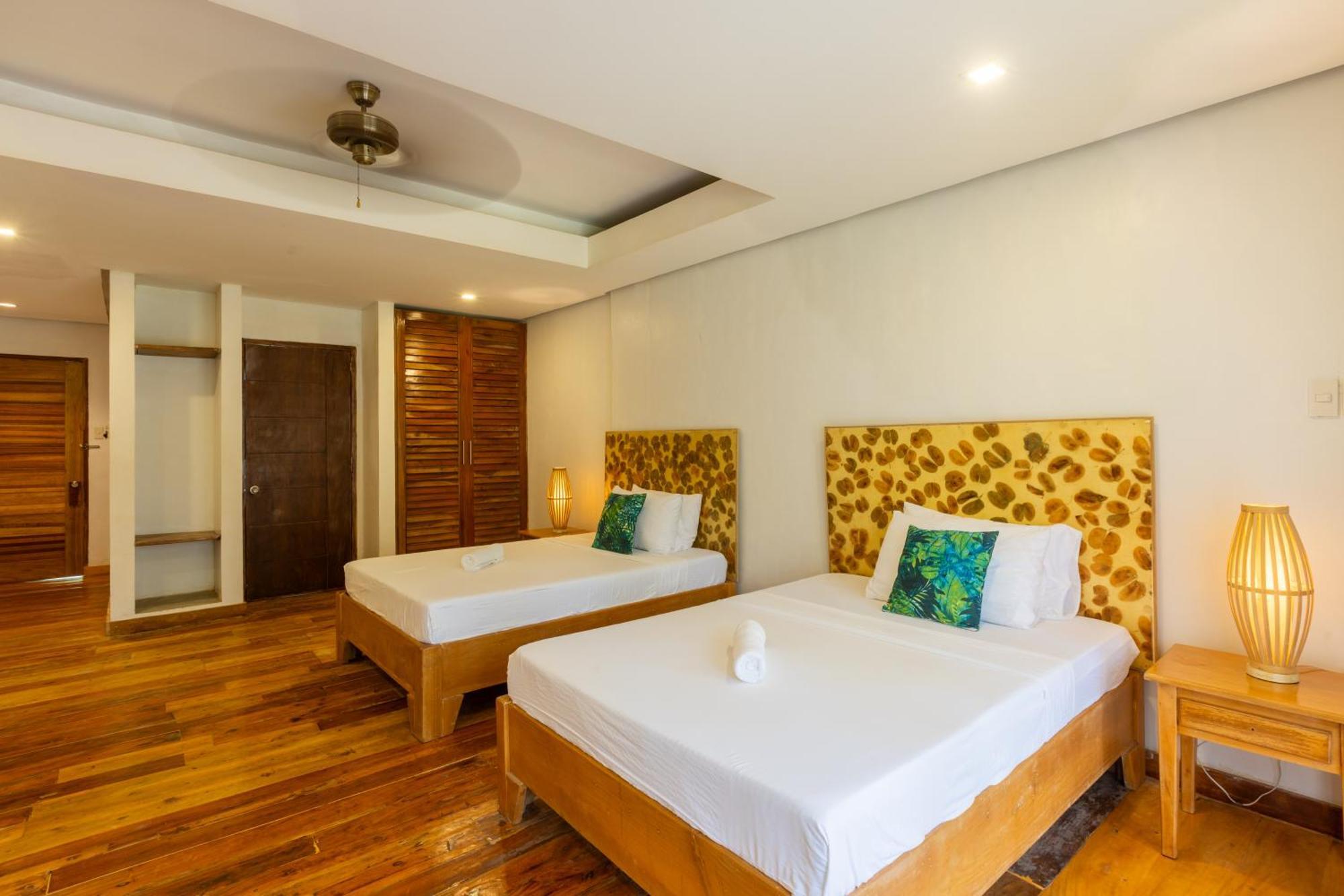 Nabulao Beach Resort Hinoba-an Bagian luar foto