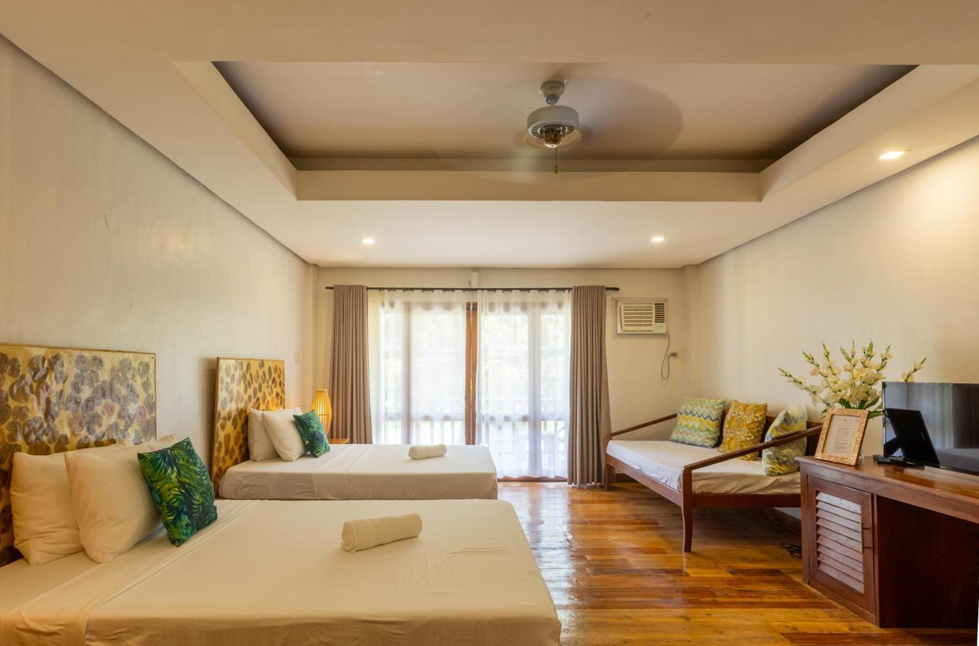 Nabulao Beach Resort Hinoba-an Bagian luar foto