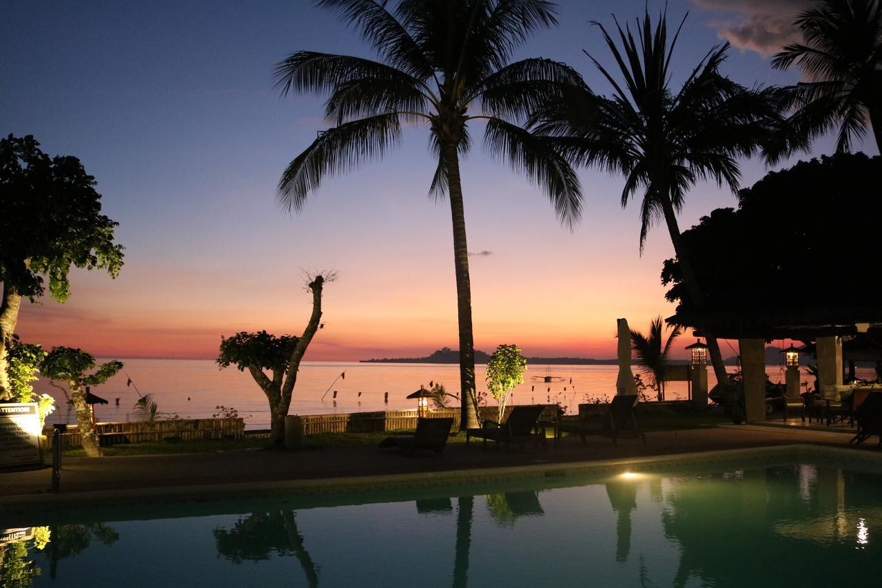 Nabulao Beach Resort Hinoba-an Bagian luar foto