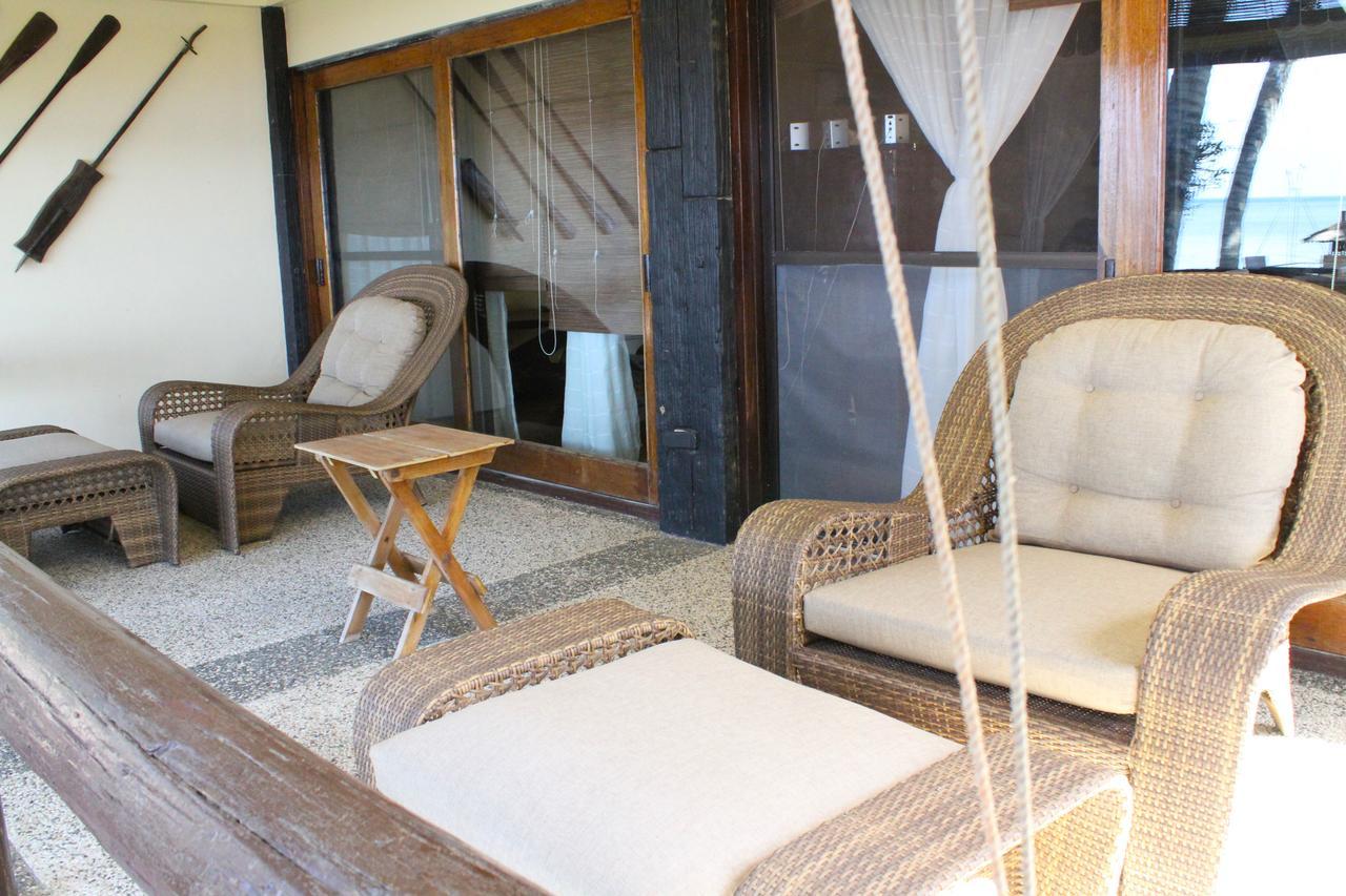 Nabulao Beach Resort Hinoba-an Bagian luar foto