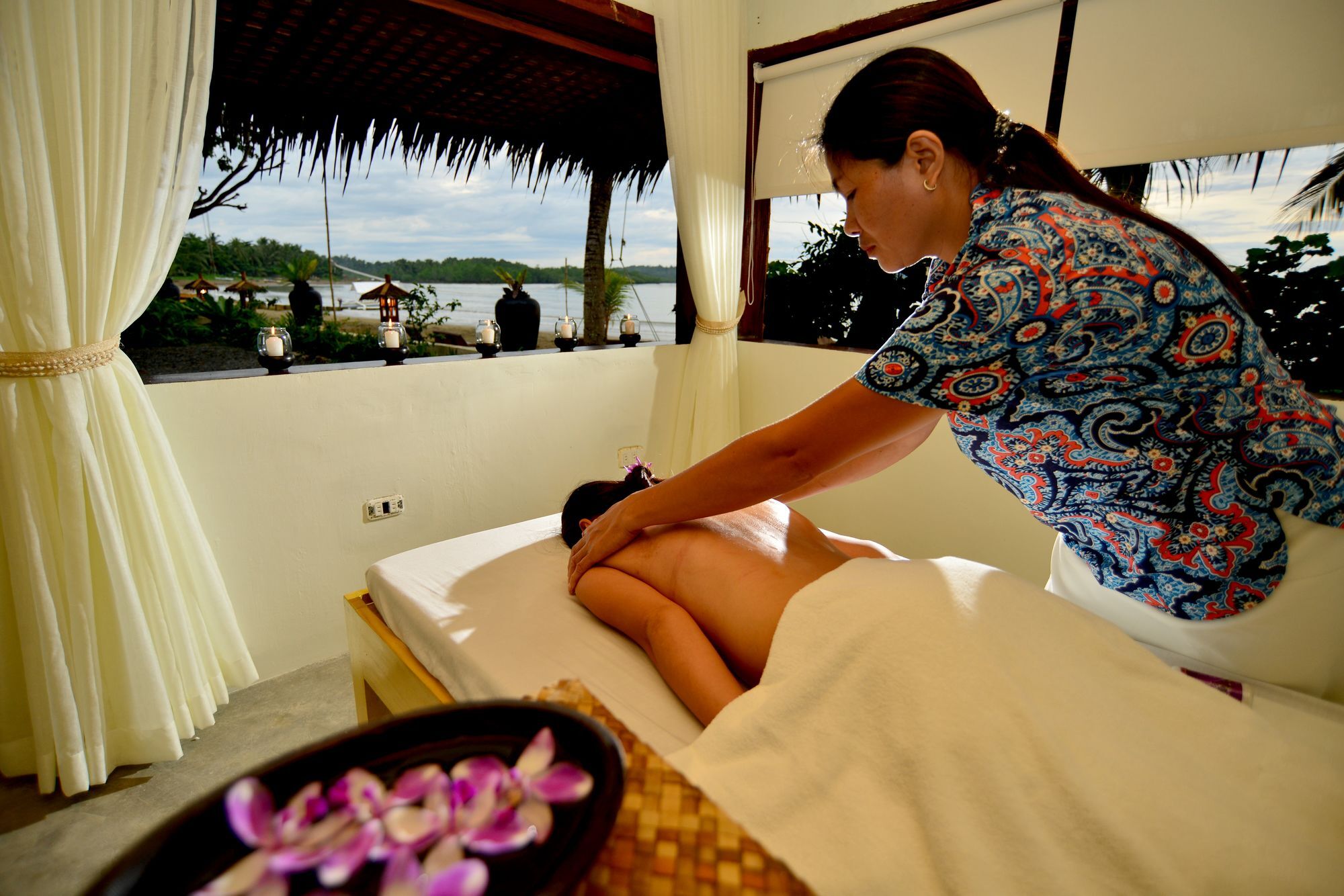 Nabulao Beach Resort Hinoba-an Bagian luar foto