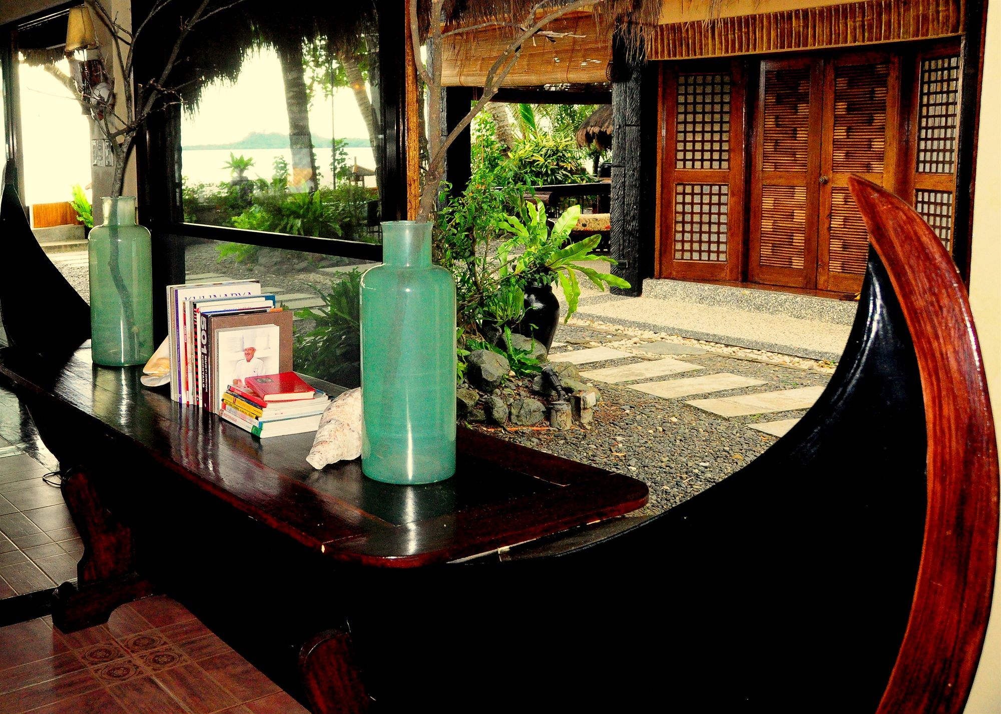 Nabulao Beach Resort Hinoba-an Bagian luar foto